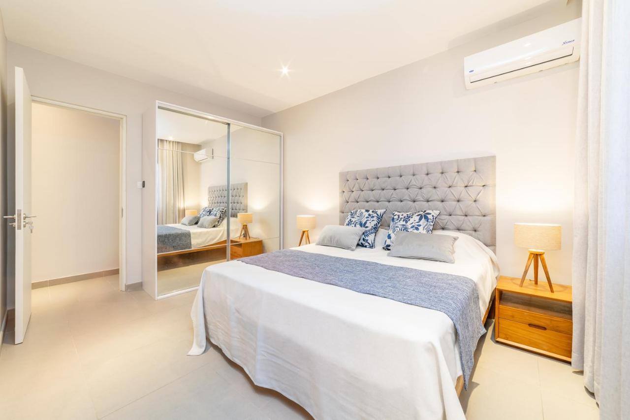 Penthouse 13 - One Bay Residence With Private Rooftop Terrace And Dip In Pool Pereybere Beach Exterior foto